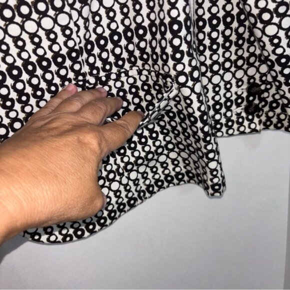 CAbi Women’s 12 Black White Brown Patterned Short Blazer Buttons Pockets Gathers - Picture 8 of 11